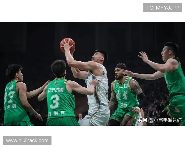 8月15日辽宁队与广东队激战正酣谁将赢得这场篮球巅峰对决